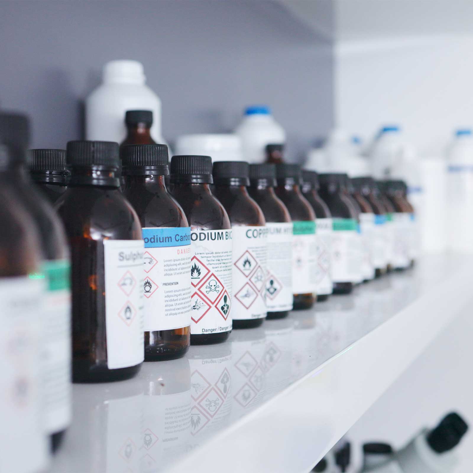 etichette prodotti chimici farmaceutici